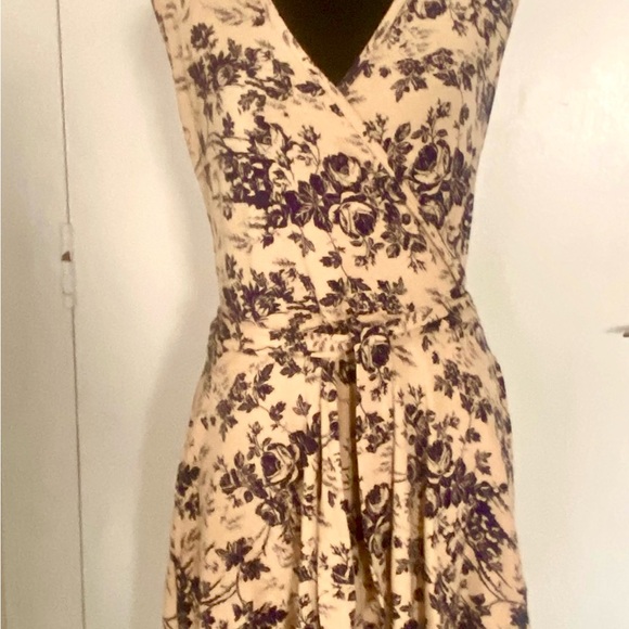 Brand New - Effie’s Heart Dress-Sigrid in Garden - Picture 2 of 8